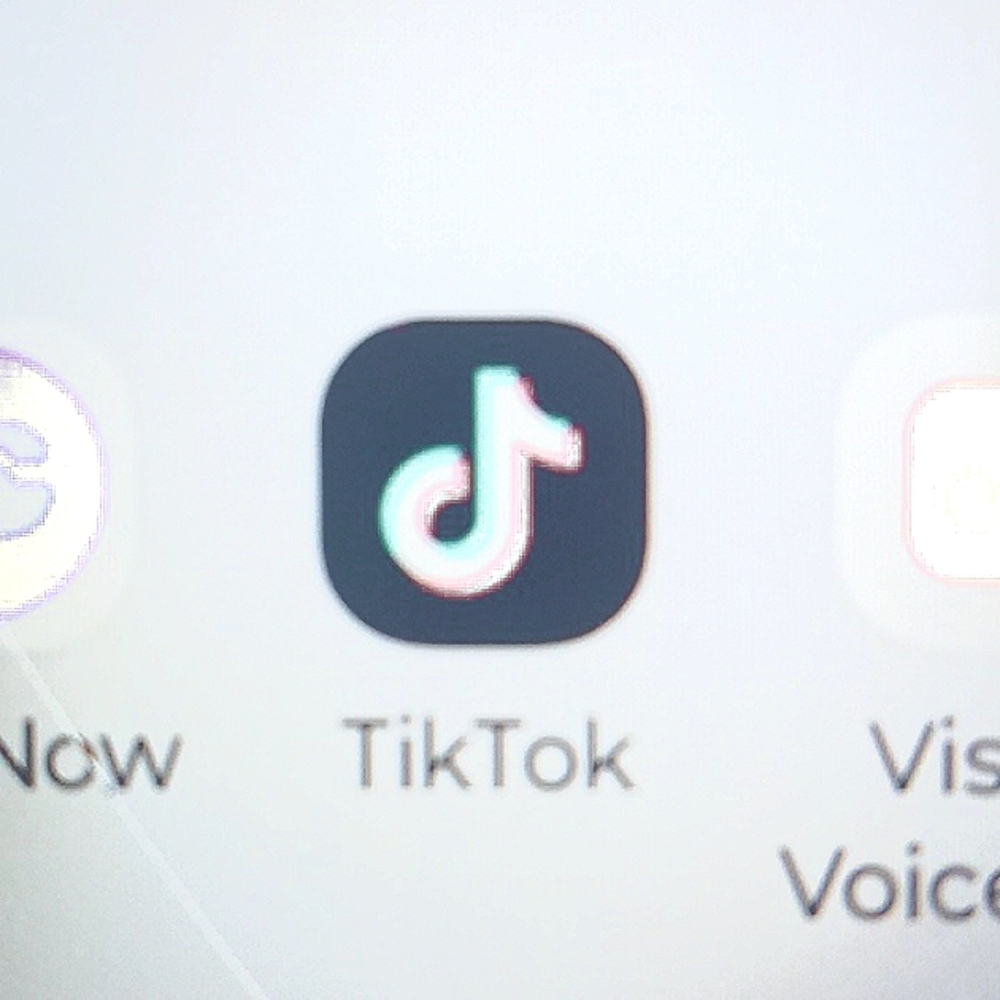Fully functional TIKTOK APPLICATION preloaded on a Motorola Moto g power 2022